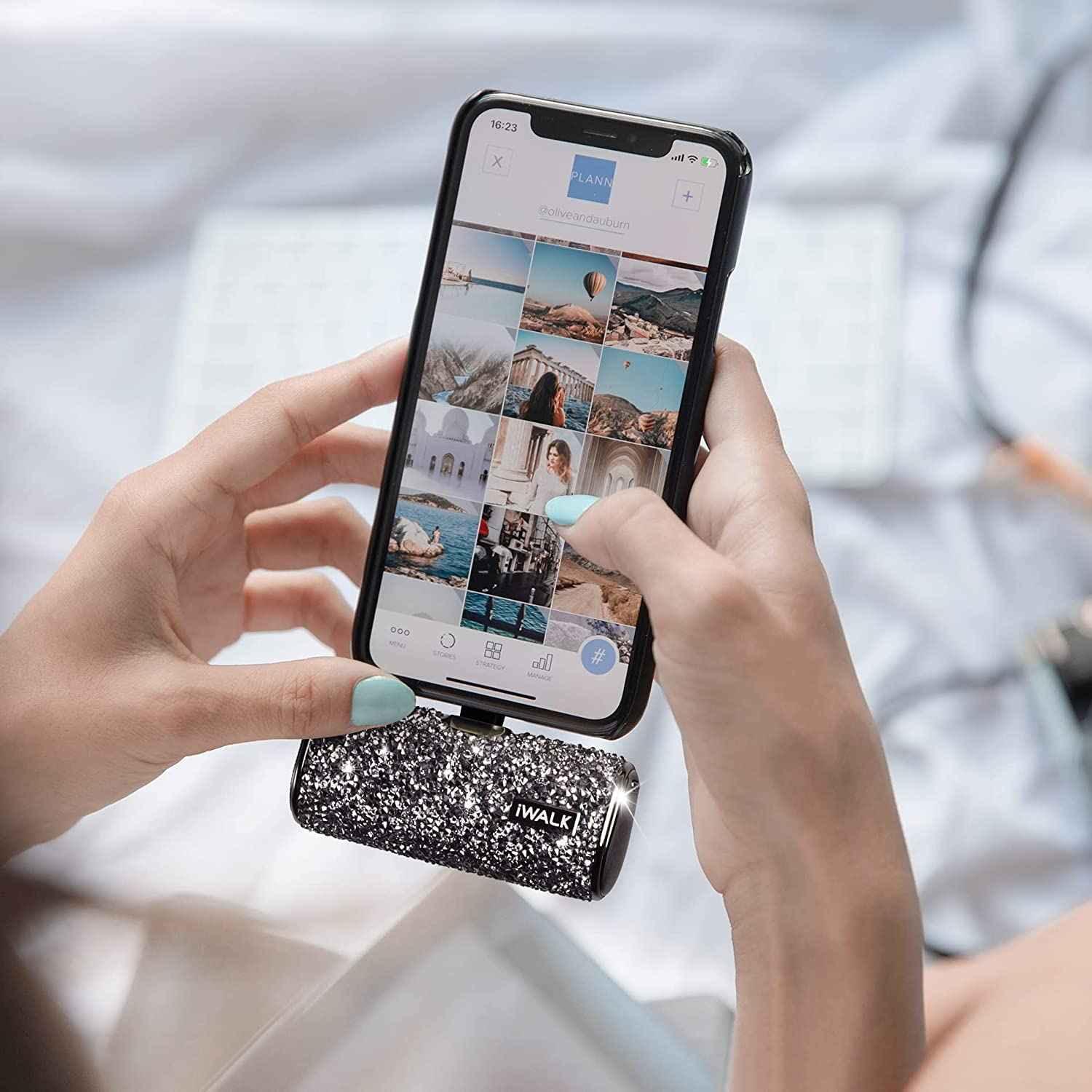 iWalk 4500mAh Lightning Pocket Power Bank - Black Diamond iWalk 4500mAh Lightning Pocket Power Bank - Black Diamond